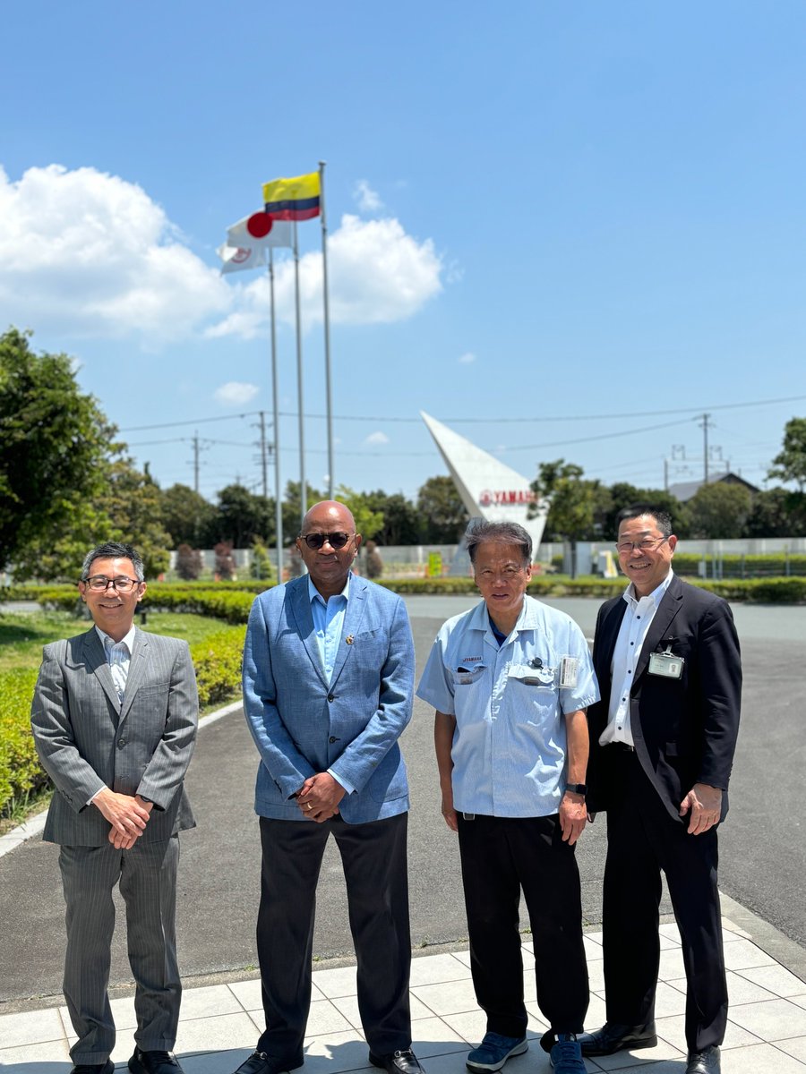 EmbColombiaJap's tweet photo. El Embajador Makanaky visitó las factorías de marina de Yamaha Motor, Inició con la planta de motores fuera de borda de Shizuoka y finalizó con el astillero en Amakusa.
Se busca así, fortalecer la presencia de esta corporación en Colombia y explorar nuevas áreas de cooperación.🚢 https://t.co/zVKgD5zjp7