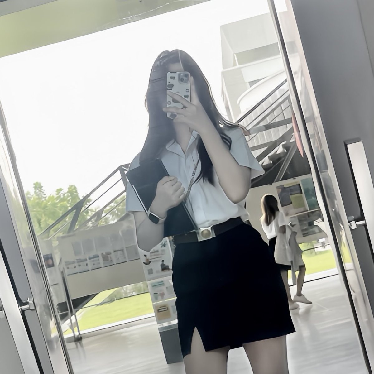 monbibi tweet media