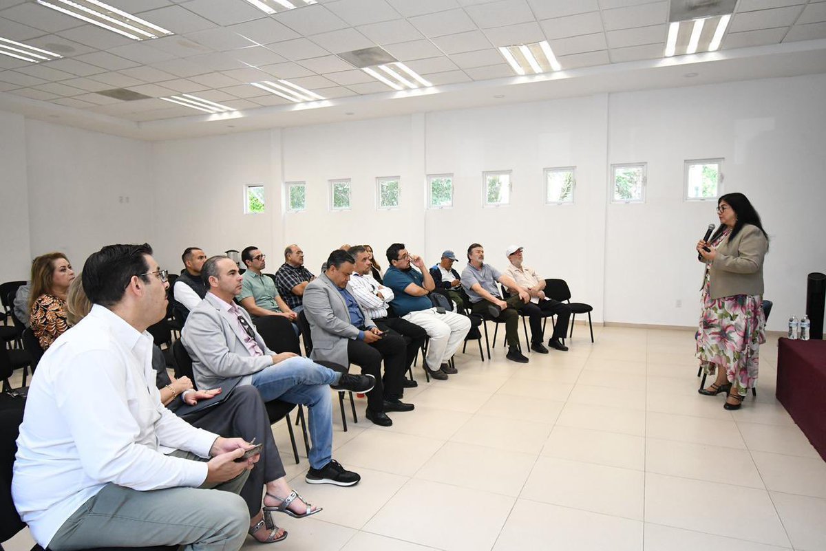 PoderJudicialGT's tweet photo. #Agenda | La Presidenta Alma Delia Camacho Patlán sostuvo una reunión de trabajo, convocada por integrantes de  COPARMEX Celaya, en la que presentaron  las acciones, avances y proyectos que impulsa el Poder Judicial del Estado de Guanajuato para fortalecer el servicio de impartición de justicia.

Durante el encuentro, se destacó la importancia de mantener una coordinación cercana con los distintos sectores de la sociedad para consolidar una justicia más humana, incluyente y transparente.