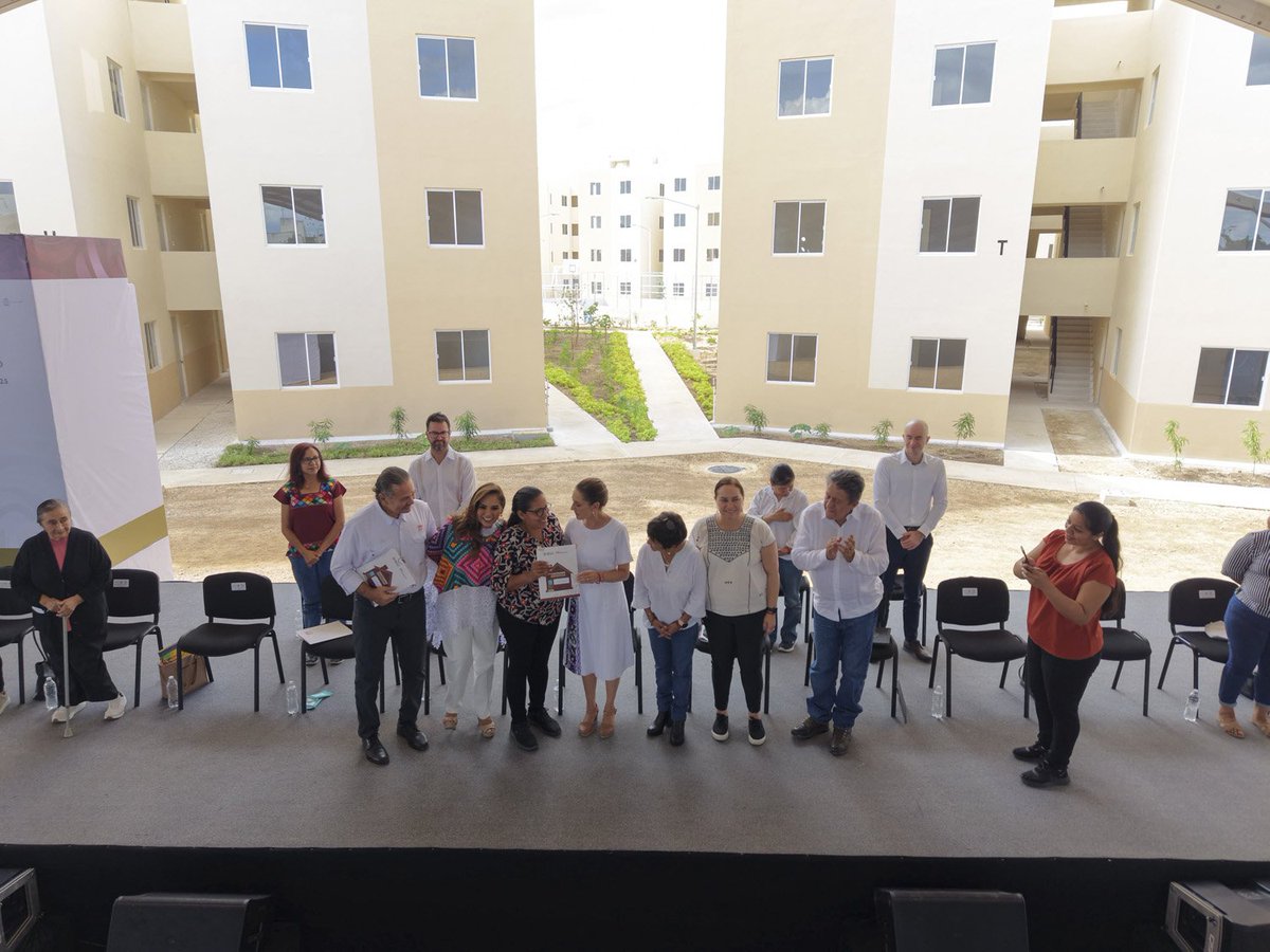 edithberna54887's tweet photo. En los gobiernos de la Derecha la vivienda era un negocio y se volvió privilegios para unos cuantos. Con la llegada de nuestra presidenta @Claudiashein el derecho a la vivienda es real para quienes menos tienen. #LaTransformacionNoSeDetiene https://t.co/bW3zDcYAF1