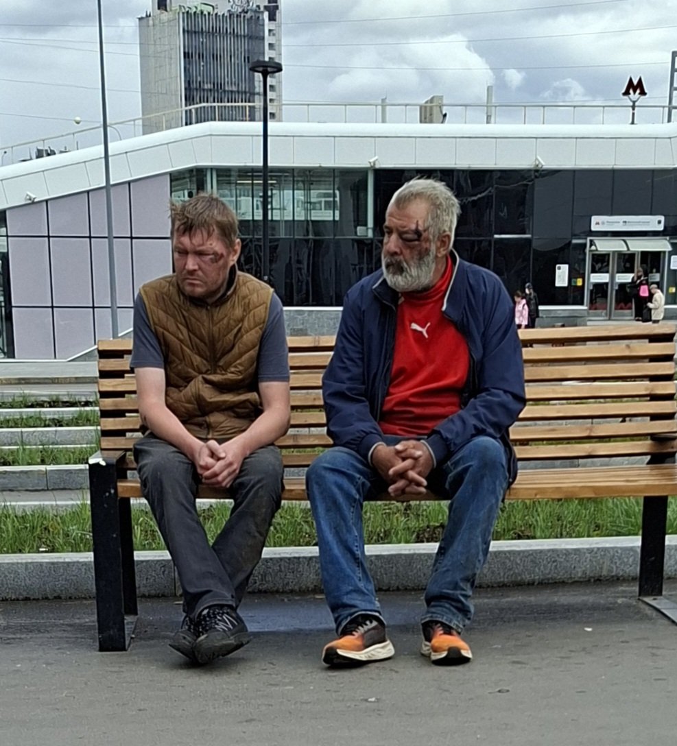 ipbatman69's tweet photo. "...все равно не зря сходили, хоть пиво попили..." https://t.co/ZvdXrz7ns4
