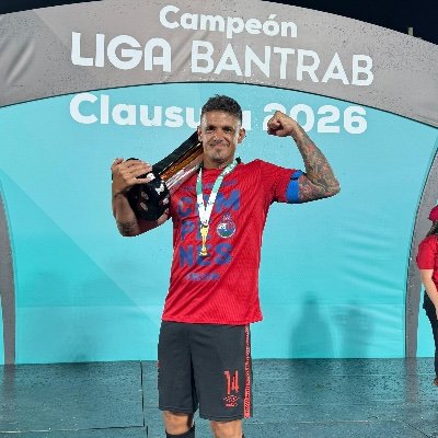 GRANDESOLOUNO's tweet photo. Darwin Torres y Chaco Jimenez las primeras bajas del 33 veces campeón Nacional.  

#somoseltemplodelaintimidadescarlata
No nos ganan una. 

@Duglinho30 https://t.co/dQlxR2sVfH