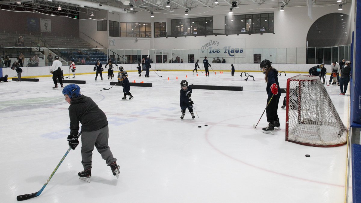 GreeleyRec's tweet photo. Our Learn to Skate program, Cub Hockey, and Skate and Hockey Camps are starting up in June. If you have a hockey fan or ice skater in your life, now's the time to get them out on the ice and see if they like it. Sign your child up to try an ice  sport! https://t.co/i48NON9FfS. https://t.co/wRRUR6cskc