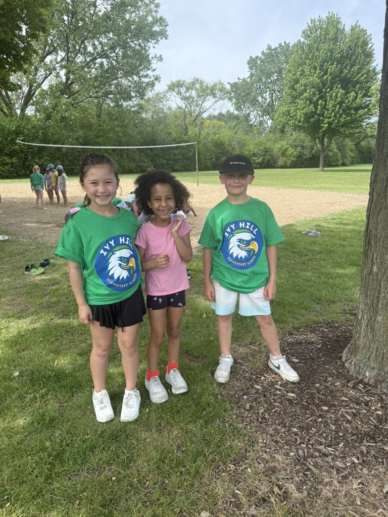 BermanFirsties's tweet photo. We made so many amazing memories today! Camelot Park day is the BEST day! ☀️🎉 #ivyhillleague https://t.co/BPszbSdsvP