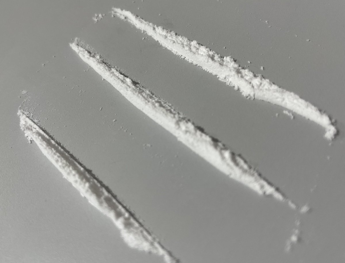 NoseCandy140789's tweet photo. O que vocês fazem quando já estão com o nariz estourado? 🤧🩸
Dicas?
#drugstwt #drugtwt #coketwt #cocaine #cocainetwt #drugstwtlat #drugtwtlat #snorting #Chudai #sex #cokeandsex https://t.co/7LLpcxHd3P