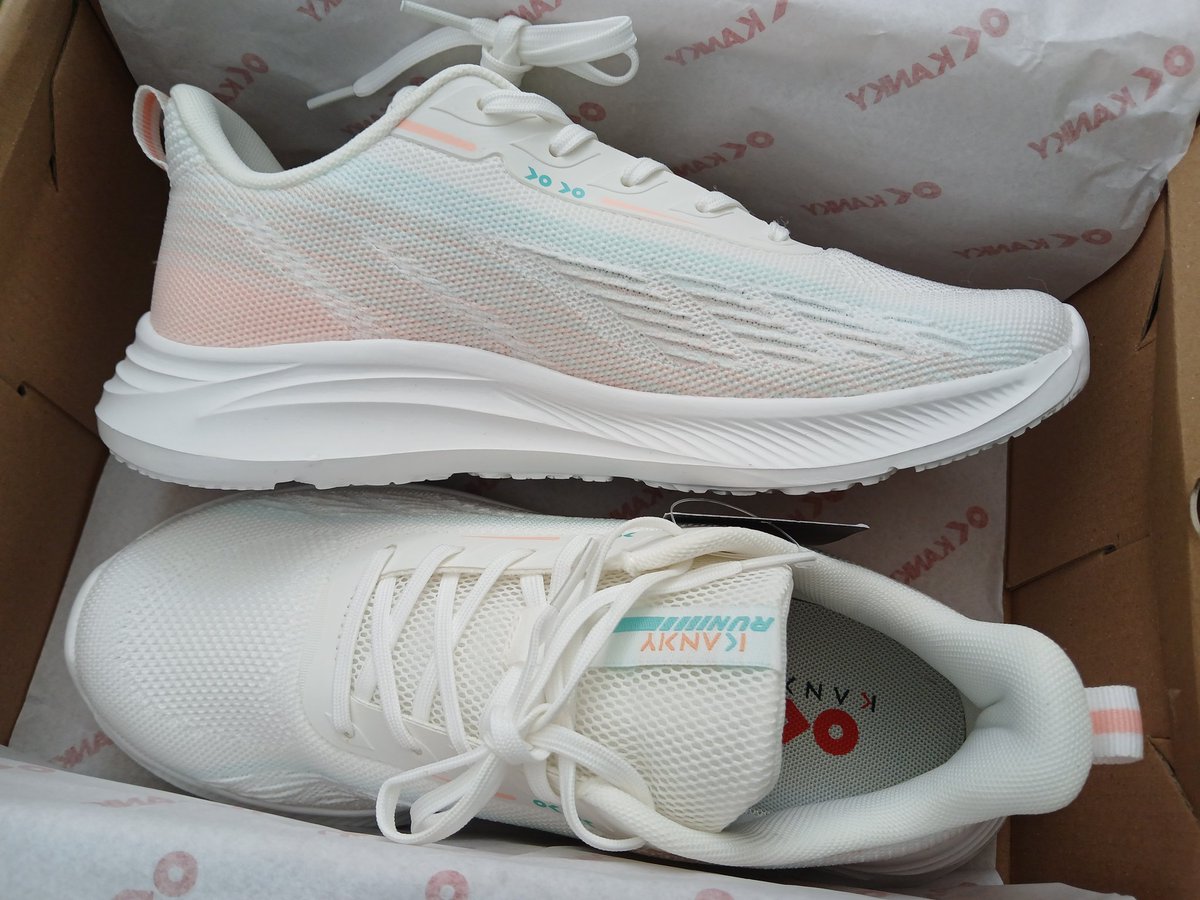 terasera_'s tweet photo. wts sepatu kanky yuga makie white/light pink uk. 39. kondisi baru banget, boks lengkap. dijual karena kekecilan, dm for price.
📍malang https://t.co/2c3S9vwgd3