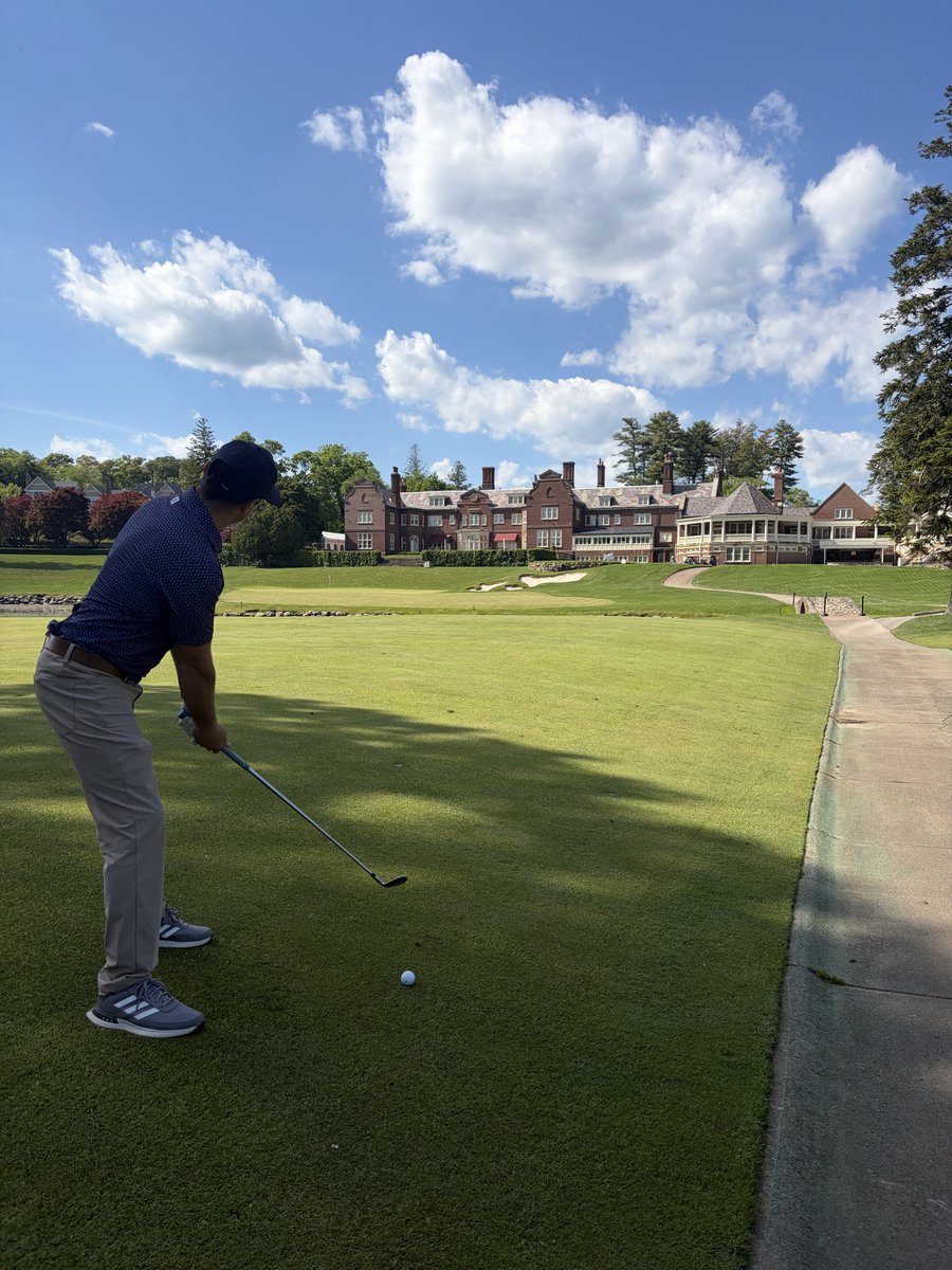 mternullo30's tweet photo. Beautiful afternoon at Turner Hill for the @GCSANE S&amp;B. 1st place low net for the team, thanks to a stick partner, and onto a couple evening deliveries for time sensitive seeding tomorrow AM. Spring train keeps rolling and it’s not stopping for anyone @HartsTurfPro 

#heretohelp https://t.co/YOYDTaGRx8