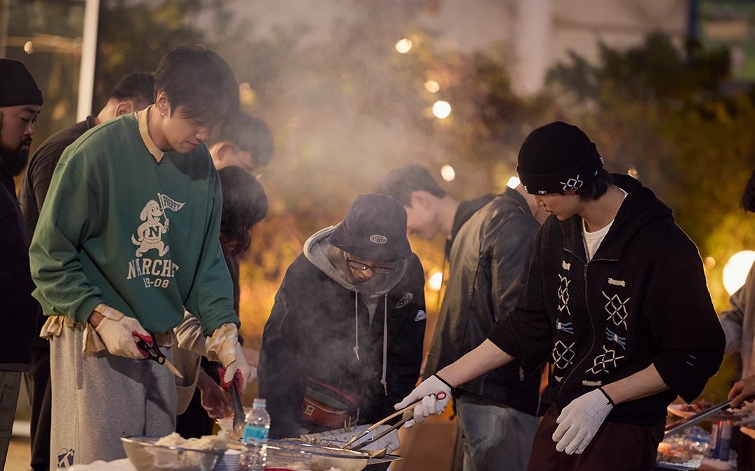 wooseokfiles's tweet photo. jaeseok’s bnb rules new behind stills featuring byeon wooseok!

— from netflixkr https://t.co/1BYh8HRKVk