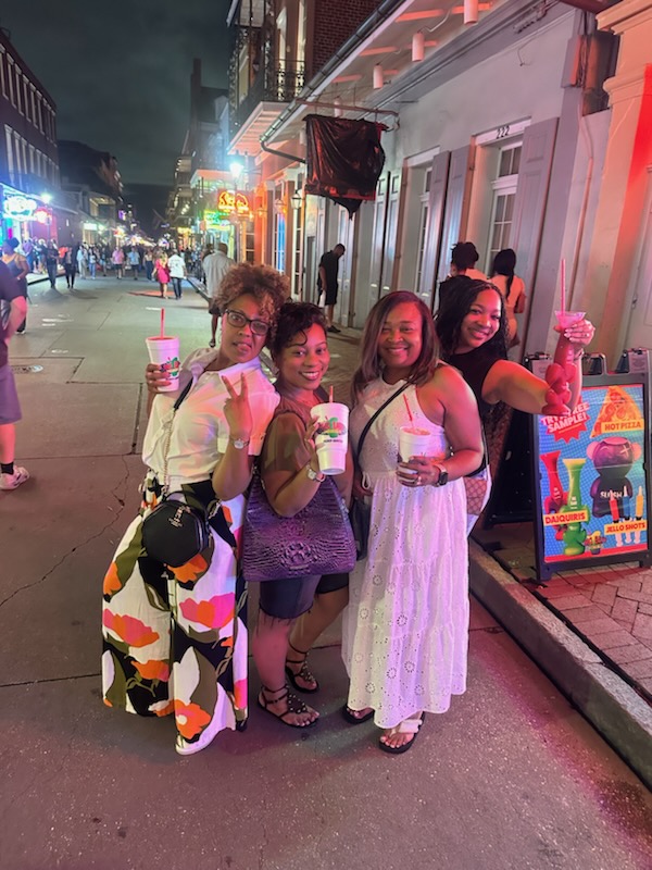 Jackson52Coach's tweet photo. Family ❤️ Ocean Springs and New Orleans was Dope https://t.co/9TWhxz4KyC