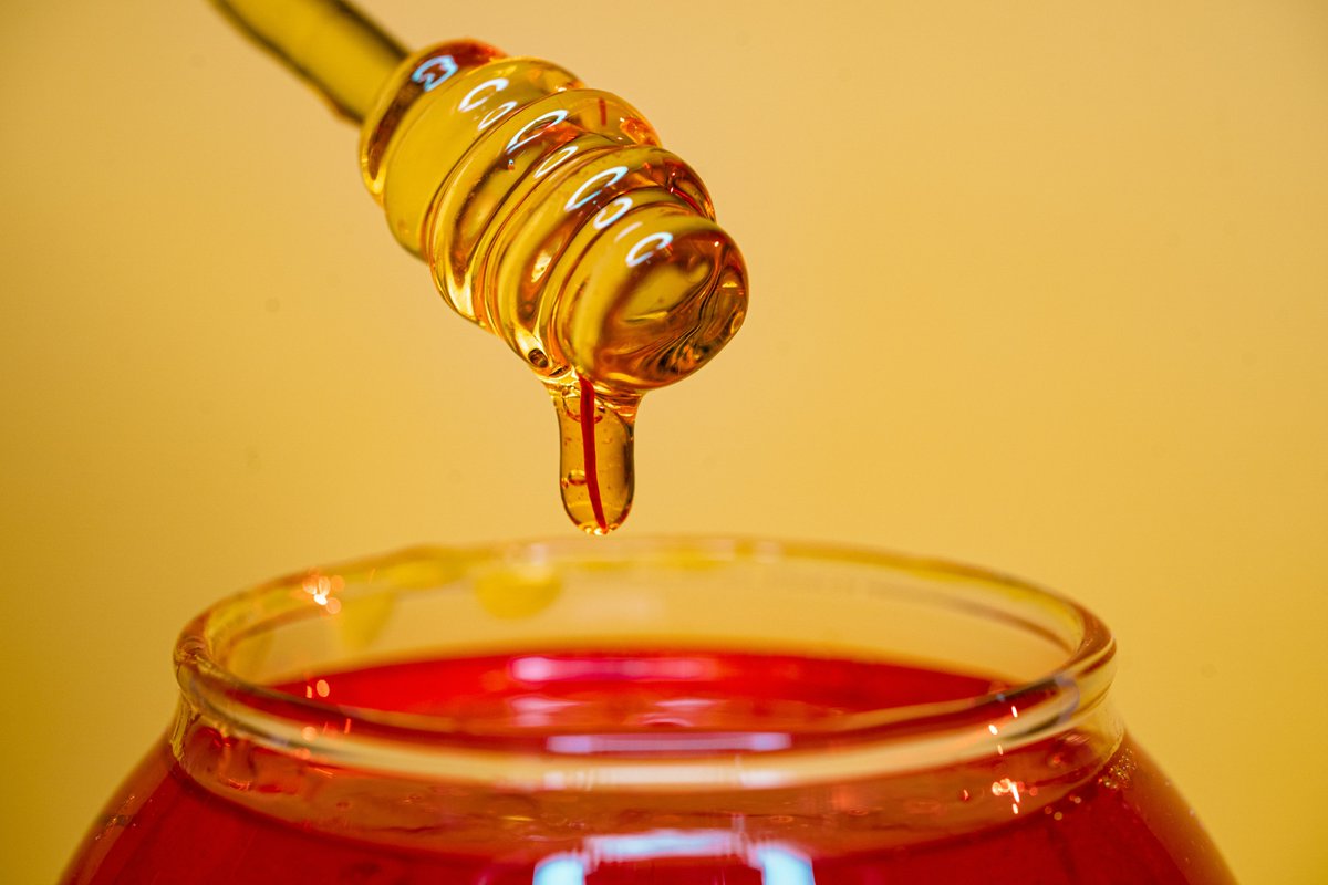 munsamolinos's tweet photo. 🍯🌾 Miel y trigo: una historia de amor escrita por la naturaleza. Hay combinaciones que simplemente nacieron para estar juntas, y la unión del grano de trigo con la dulzura pura de la miel

📖 Lee el artículo completo en nuestro blog: 👉 https://t.co/vfOqNc2tPS https://t.co/ket4wgKd7X