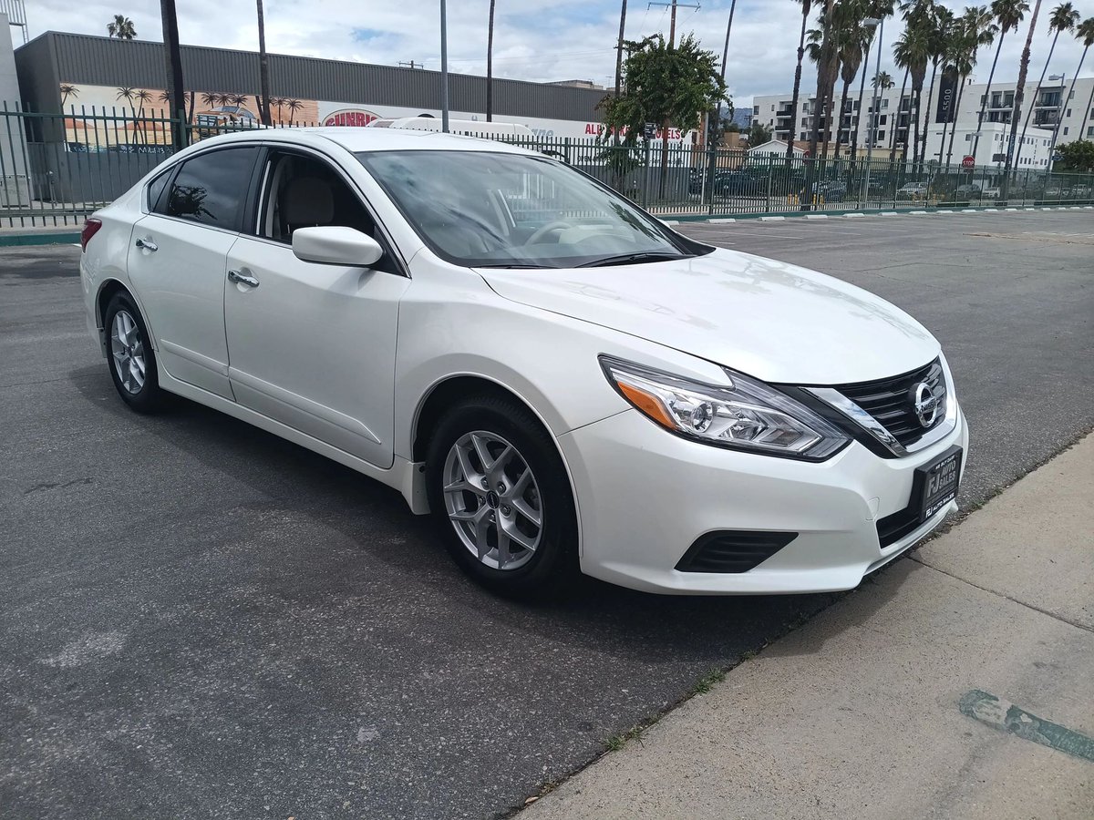FJAutoSale's tweet photo. Looking for a reliable, fuel-efficient sedan with modern comfort and a smooth ride? This 2017 Altima delivers excellent gas mileage, roomy seating, and dependable Nissan performance — perfect for commuting, family trips, or daily driving! 🌟 https://t.co/sWLMz5DO6F