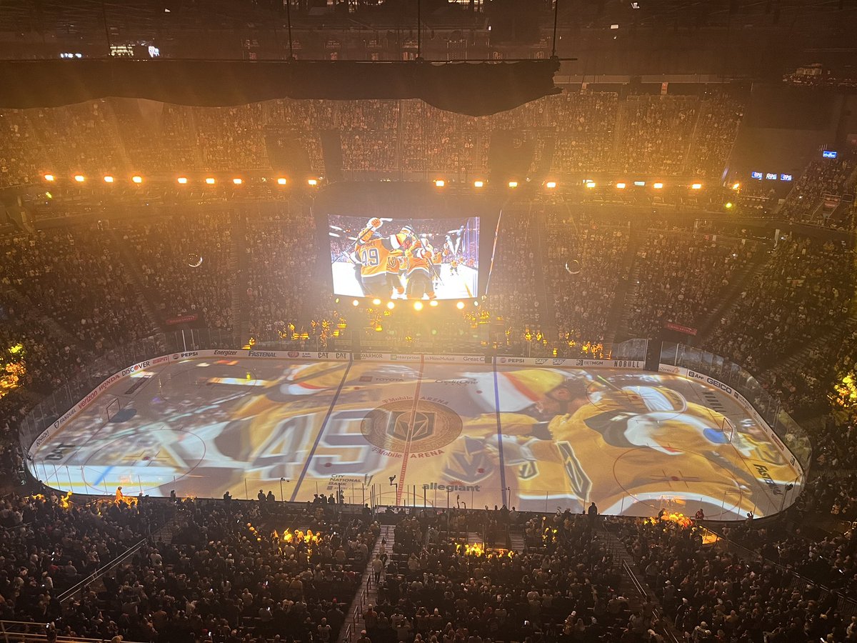 AAVickers's tweet photo. Game 4. https://t.co/nR6hZ8ZZK6
