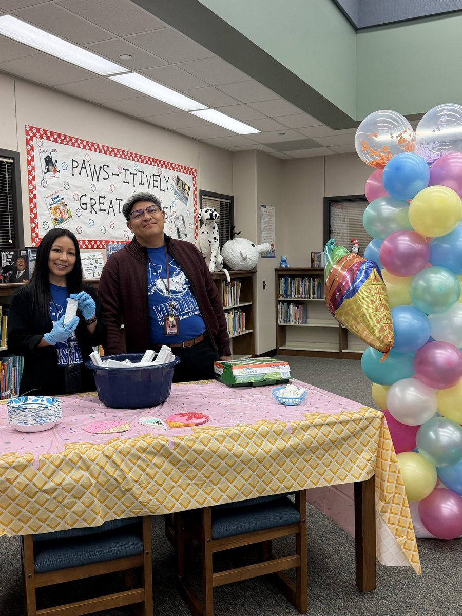 HREMustangs's tweet photo. Meet, Greet &amp; Something Sweet! 🍧
Future Mustangs and families joined us at HRE for a sweet evening of connection, meeting our principal, touring the campus, and getting ready to become our newest Mustangs next year! #HREPROUD #NEWHREMUSTANG https://t.co/1uu6AYCfQq