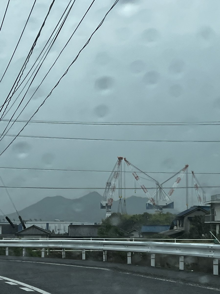hype_io8's tweet photo. また海で仕事
大雨やん… https://t.co/pMvALZY91Z
