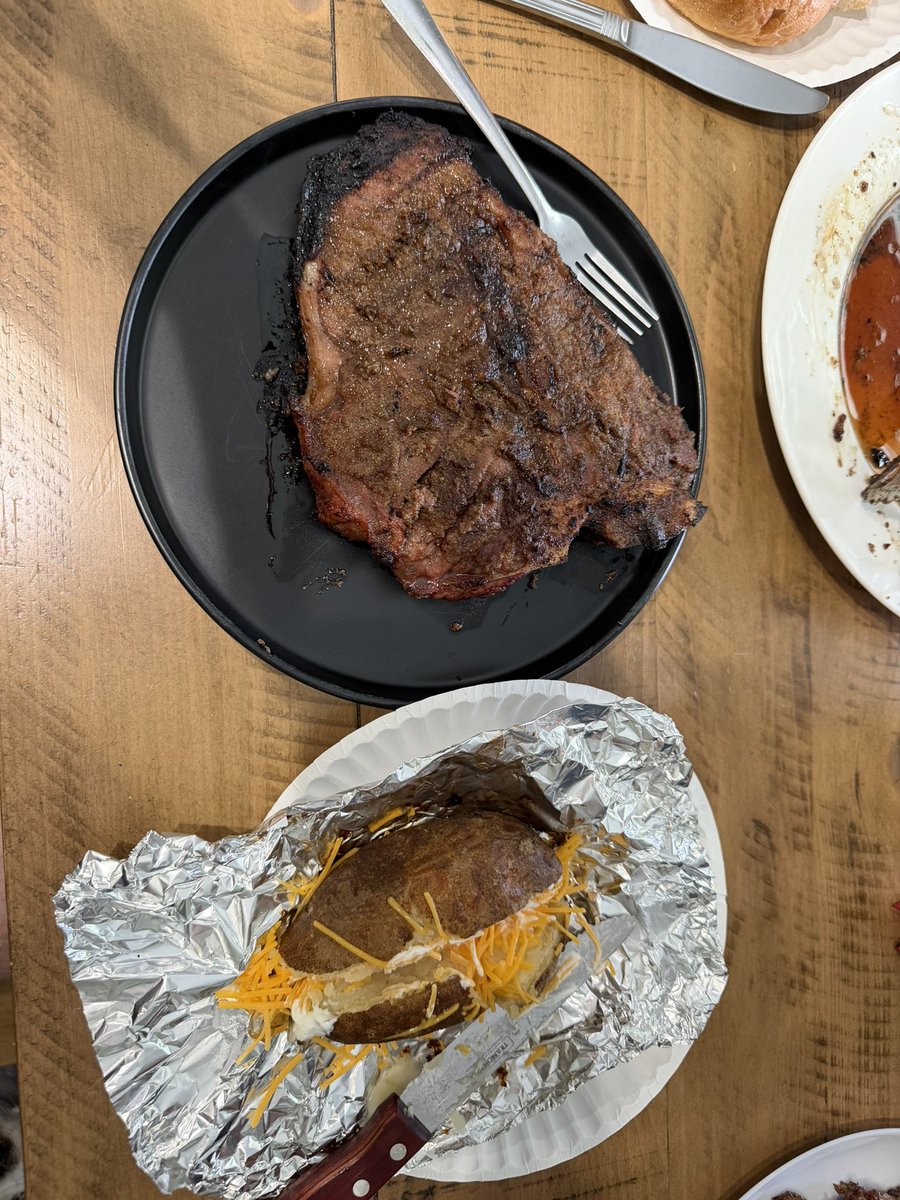 vZiyaaa's tweet photo. Had to get the family right with some steaks 🥩 

@AIMExclusives https://t.co/DpTWtFnW9p