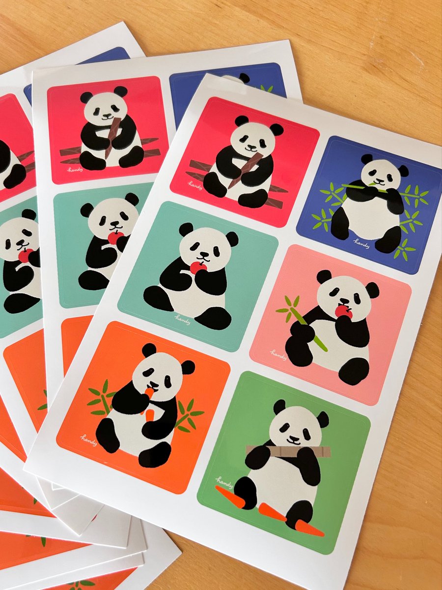 handy_dp's tweet photo. 「パンダのどすん」とパンダファミリーを描いたNew! 「sasatakenoko」の2本立てでお待ちしています🐼追加商品もあり！ https://t.co/UpDg9HIN6F