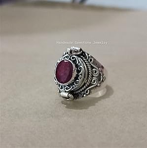 handmadegemsto1's tweet photo. #perfumeboxring #storageboxring #NextDayDelivery #statementjewellery #giftsforher #designerring #amazondeals #primedaydeals #bohoweddingstyle #poisonerboxring #pillstorageboxring #giftshop #handmadejewelry #designerring #ring #giftsforhim https://t.co/3dk3aE0GeA