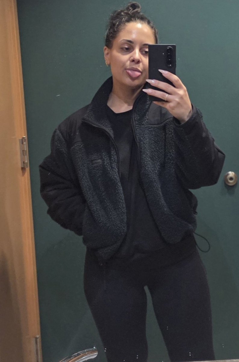 Cmll_Mrlw's tweet photo. Love wearing leggings to work ๐
But now that I am off work.... you should come chat ๐
https://t.co/MWUm7qzWKX
#ass #bigbutt #fatass #doublecheekedup #mirrorselfie #Tuesday https://t.co/HlqgaCDvqt