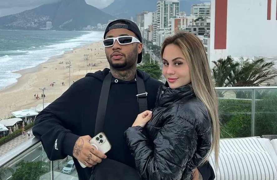 cafefofoqueiro's tweet photo. Rapper Orochi anuncia fim do namoro com Lara Jucá

Orochi anunciou o fim do relacionamento com Lara Jucá, de 23. O cantor compartilhou uma foto ao lado da influenciadora nas redes sociais acompanhada de um texto de despedida. https://t.co/Z6hmoUIyGe