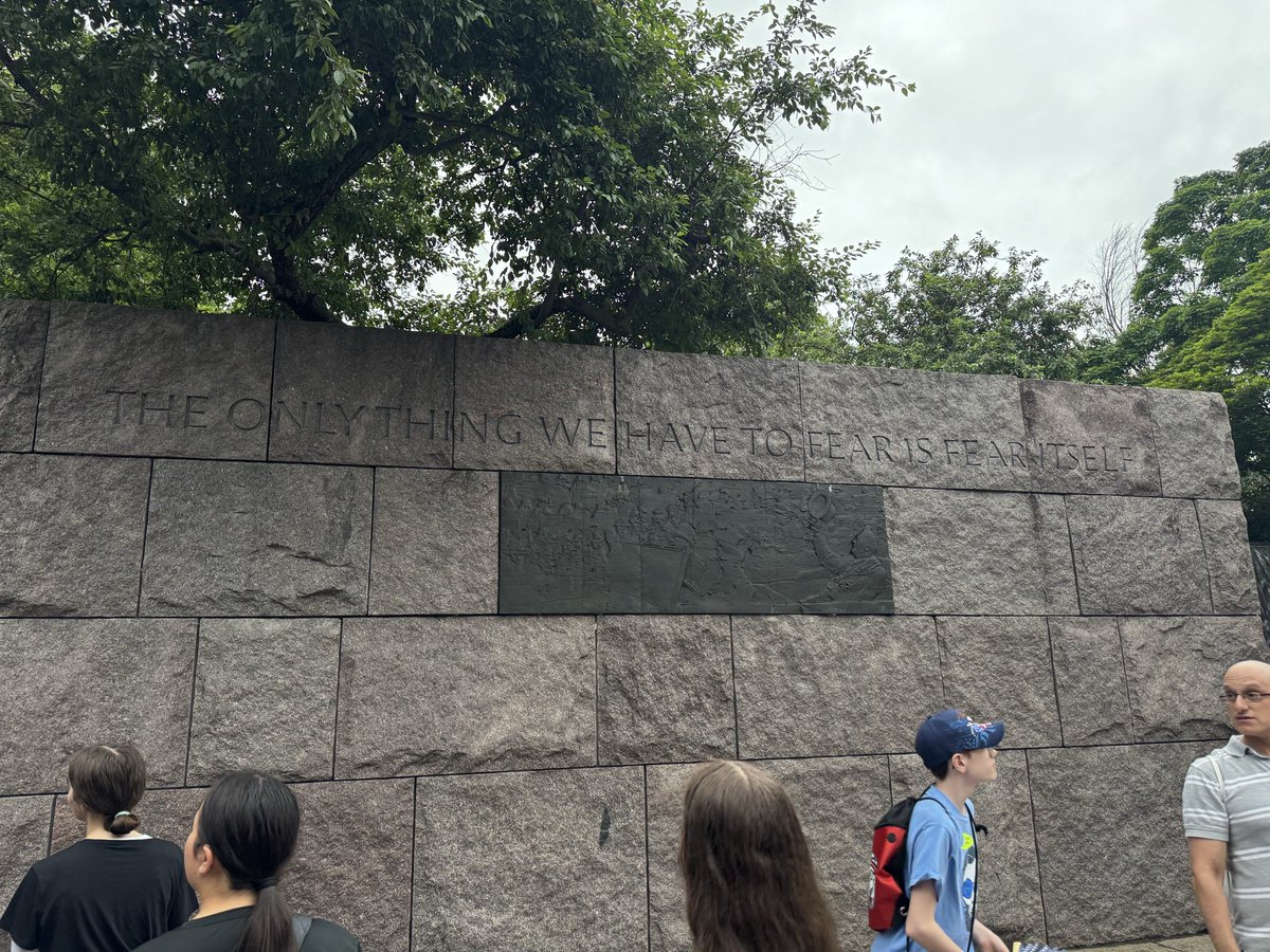 ksamples14's tweet photo. Bus #2 FDR @MVMiddle https://t.co/7dtEYZVnqN