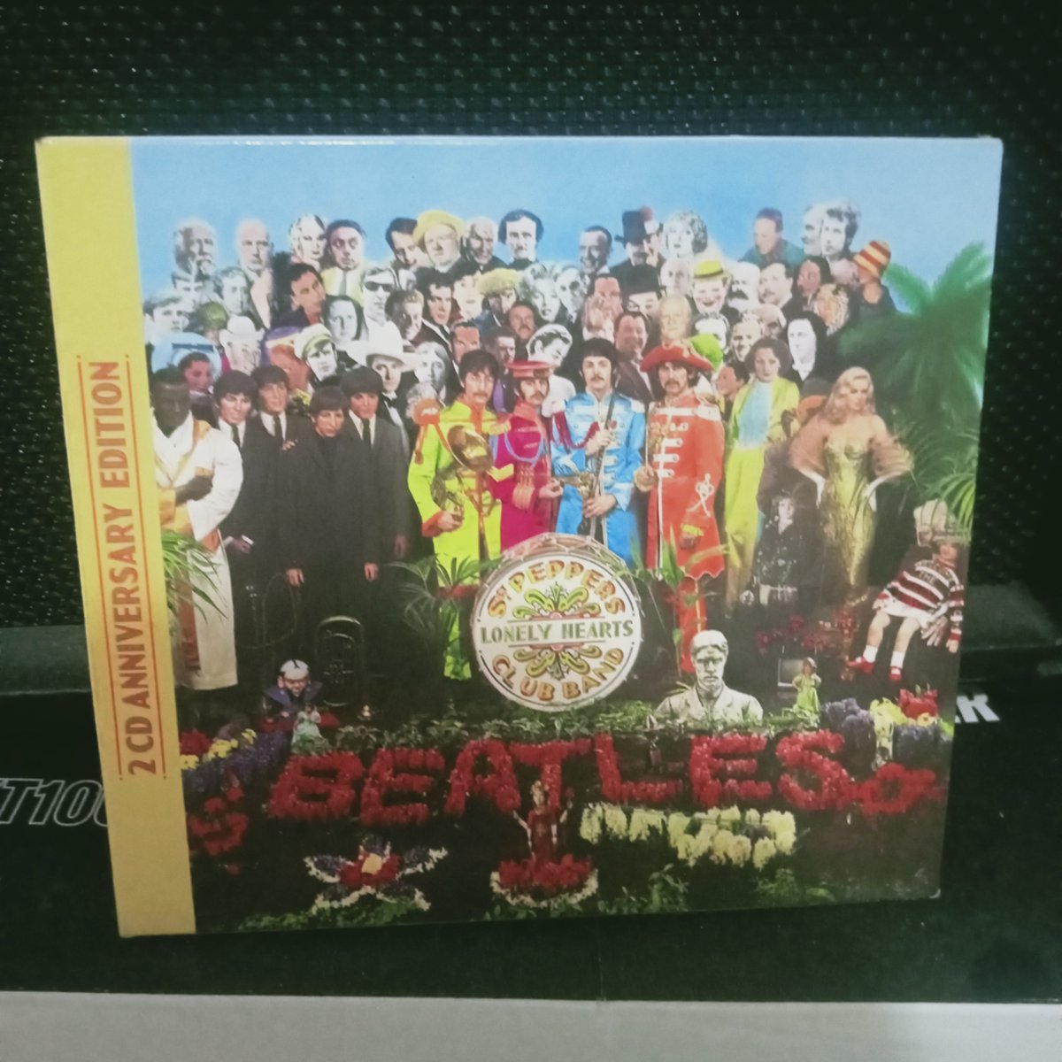 Ninten1989's tweet photo. It was 59 years ago 🗣️💥💥
Happy almost 60th birthday to Sergeant Pepper #TheBeatles https://t.co/OLfwRthn28