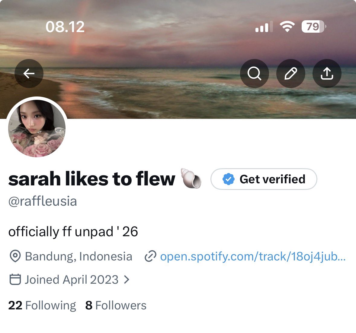 sarah likes to flew 🐚 tweet media