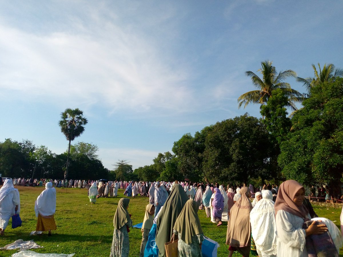 ooh_icca's tweet photo. Ied Mubarak everyone 🤍 
Minal aidzin wal Faidzin, mohon maaf lahir dan batin.
Semoga diampunkan segala dosa2, dilimpahkan Rahmat kasih sayang, dan senantiasa diberikan keberkahan. https://t.co/kh42UJmlde