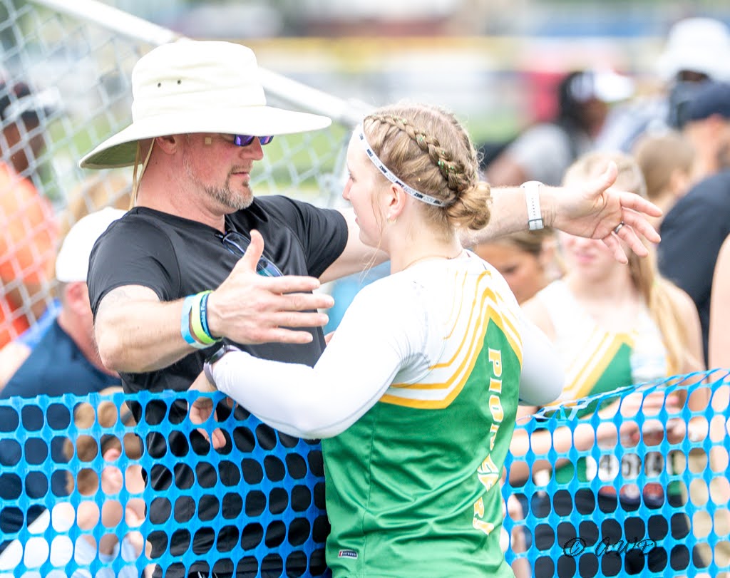 kenzie_matejka's tweet photo. So proud of this team and everything we accomplished! Taking 3rd place at state!

Personally, taking an unexpected 3 week recovery time was hard. But I am so happy to make it back in time for state!

I took 6th place, with a PR of 140'7.

Can't wait to come back stronger! https://t.co/ZFCfpIUhiF