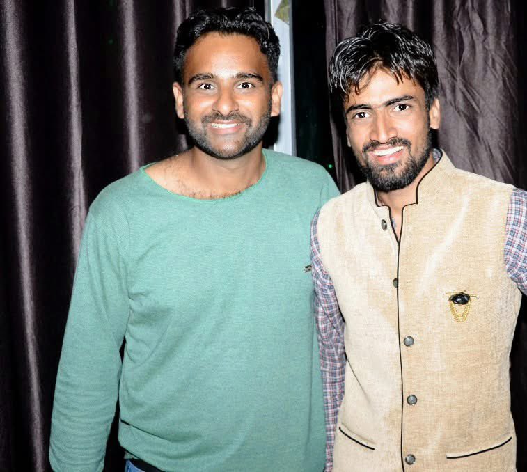 iarunchaudhary's tweet photo. जिंदगी ने वो हिस्सा छीन लिया जो मेरी सबसे बड़ी ताकत था। 
मेरे बड़े भाई, मेरे Lovely भैया कल शाम मुझे छोड़कर चले गए 💔

विश्वास नहीं होता कि अब आपकी आवाज सुनाई नहीं देगी। 

परसों तो मिला था भैया ये कैसे हो गया !
Miss you always, Bhaiya. 😭

ॐ शांति🙏🏻 https://t.co/mLarkHshES