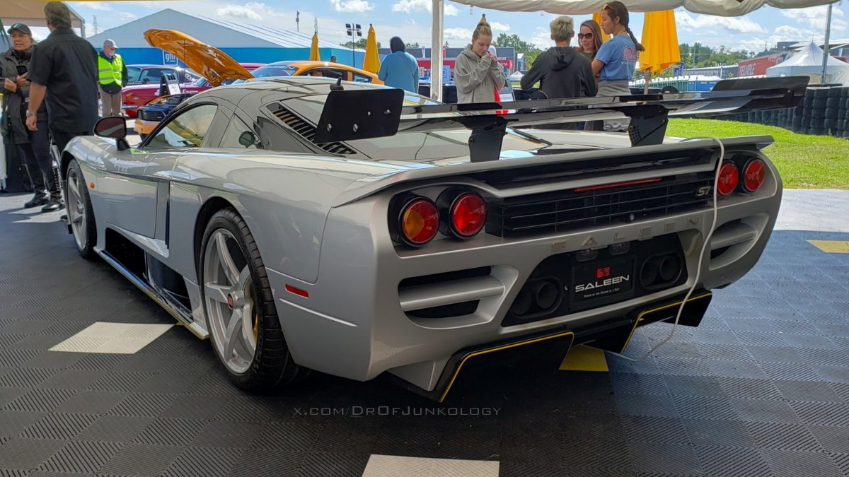 DrOfJunkology's tweet photo. 2017-18 Saleen S7 LM
Owner: @Saleen (at the time)
#MotorBella Pontiac, MI 2021

In 2017, Saleen relaunched the S7 in the form of the S7 LM, inspired by Saleen's race cars. It is said that 7 cars were slated to be upgraded to LM specs but only 3 are known to have been completed. https://t.co/wubXWAVV7W