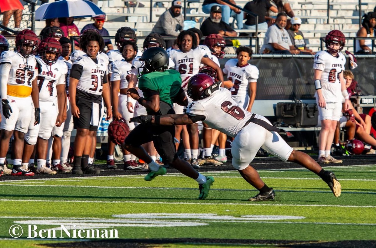 Jsolomon2027's tweet photo. Check me out !! 6’0 225 Physical LB
20.7 MPH 4.7 40 3.0 GPA

https://t.co/51WnOsBT5v
@CoachKade_Glenn @TyreeThompson05 @MJonesJr6 @Coach_TSmith @CoachSchwanz @CoachPatke @benboulware7 @_Coach_Weave @KoachTaylor @CoachRoyston @coachtfogg @coffee_trojans @RecruitGeorgia @AlwaysM12 https://t.co/36wtwhQ0wF