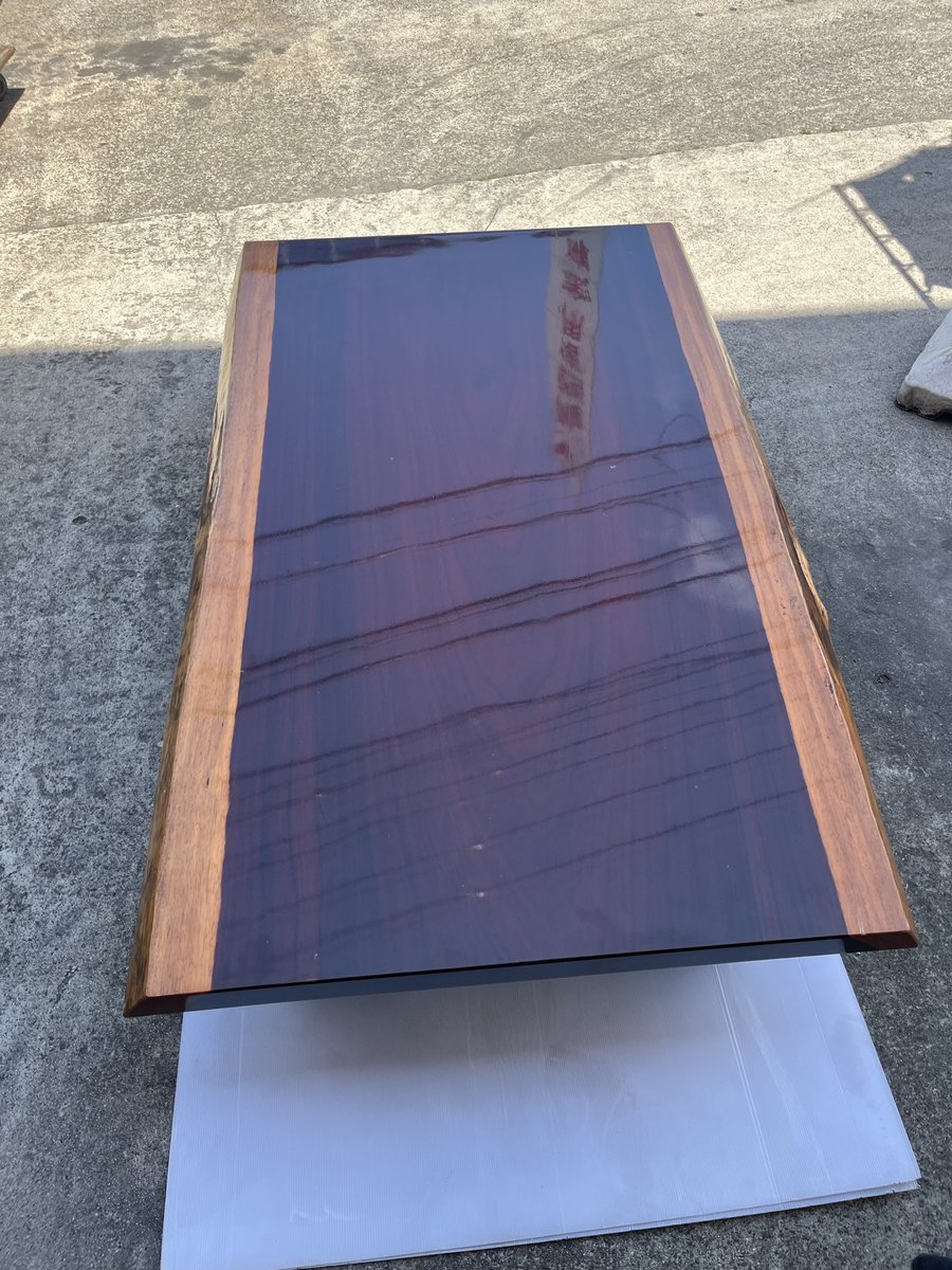 kaitoriya_upper's tweet photo. 花梨 一枚板テーブル✨
幅約152cm！
重厚感ある唐木家具😊
木目もとても綺麗です✨
#花梨 #一枚板 #唐木家具 #和家具 https://t.co/wdqUG7jJi7