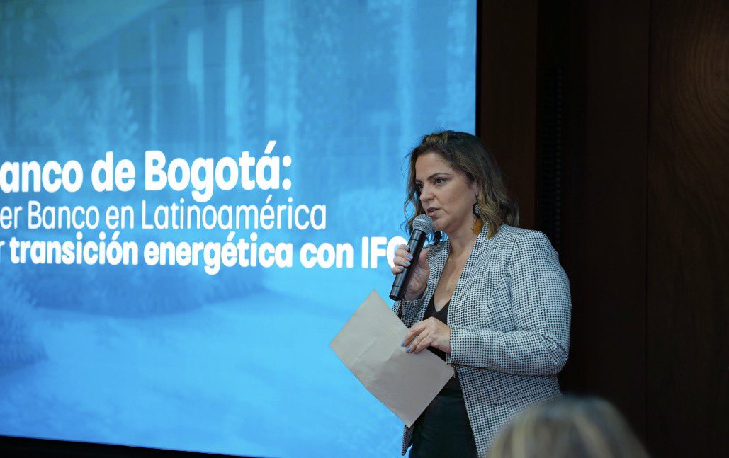 velezmarimar's tweet photo. Bdb y IFC anunciamos un financiamiento de US$150 millones para la transición energética , fortalecer las pymes y la construcción sostenible en Colombia. Esta operación marca un hito para Latinoamérica por el desarrolló framework verificado por S&amp;P ! https://t.co/hdb1LwTFTp