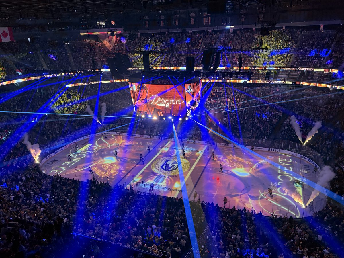 ITHSWSteven's tweet photo. Game 4. Western Conference Final @TMobileArena. VGK up 3-0. 

A win by the @GoldenKnights and they win the Western Conference and presented with the Clarence Campbell trophy. @Avalanche win and back to Denver this series goes.

Hart vs. Blackwood 
#GoAvsGo #ForgedInGold https://t.co/0OPQOGie1q