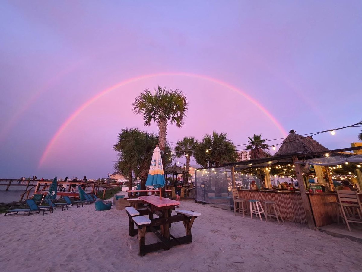 TerriGreenUSA's tweet photo. Pensacola had the most beautiful rainbow yesterday https://t.co/2wKvpnMN88
