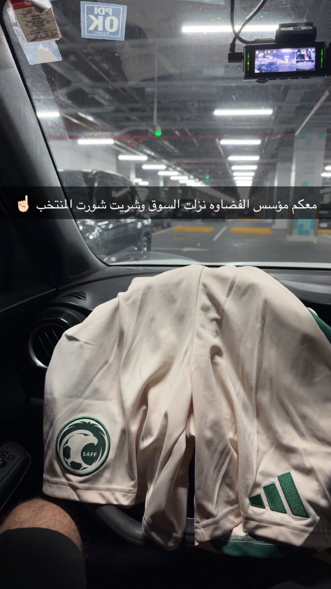 a_701p's tweet photo. النادي طلع مقفل 😬 https://t.co/M1xiiH02LU