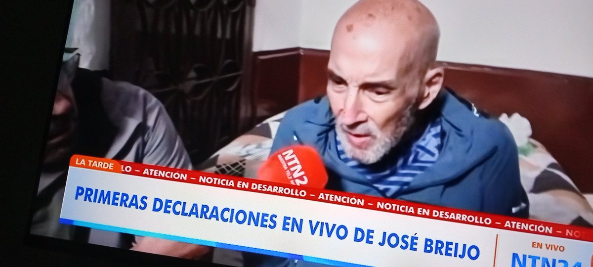 La poeta libertaria tweet media