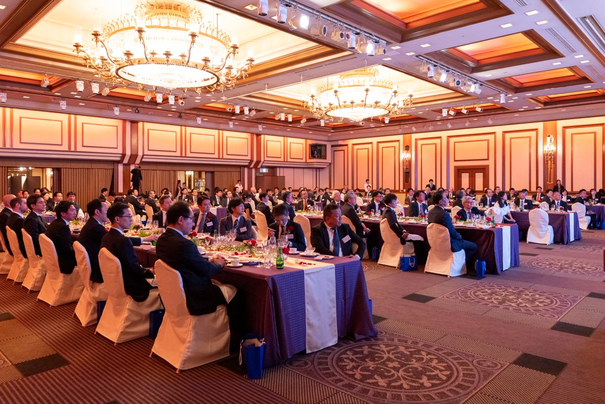 ispace_inc's tweet photo. 🏆 We’re proud to share that ispace has been recognized with the Equity Deal of the Year award at the DEALWATCH AWARDS 2025 hosted by the London Stock Exchange Group. ispace CFO & Executive Business Director Jumpei Nozaki attended the award ceremony in Tokyo along with Kentaro Imai, Finance & IR Manager, to accept this honor on behalf of the company. 
 
This recognition reflects the expertise and dedication of our Finance & IR team in supporting ispace’s long-term growth and mission to expand the cislunar economy. We remain committed to building a sustainable foundation for the future of lunar exploration and development. 🌕

@LSEGplc