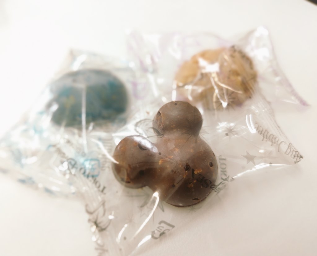 DCJcoltd's tweet photo. おはようございます！
朝から部長にお土産チョコをいただいて、ハッピーな社員一同( ˊᵕˋ )🍀ミッキーかわいい♡

おいしくいただきます😋✨

#企業公式相互フォロー #企業公式夏のフォロー祭り #企業公式つぶやき部 #企業公式さんと繋がりたい https://t.co/doT1k1MM9c