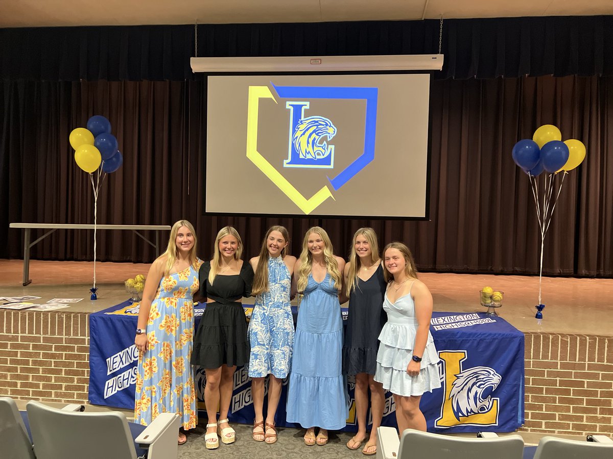 HaleyRewis77's tweet photo. Freshman season officially came to an end tonight at our softball banquet. Honored to earn my second Varsity letter and to be selected for 
5AAAAA Region 4 All-Region !💛💙
We had an amazing season with a special group of teammates, winning the Region Championship and making a great run in the 5A State Playoffs.   So thankful for all the memories made this season.
A huge thank you to all of my coaches and staff, the coaches involved in the All-Region selection, and my family and friends especially 
“The Rew Crew” for all of your support throughout the season. Excited for what’s ahead! 🥎
@CESCRWZ  @lhs_wildcat_sb 
@EppsCoach @MaddalunaDave
@CarEliteNCorg @JRWZ5205 
@KevinMaguireSB
@SoftballAmerica 
@ExtraInningSB 
@Connectsports_
@PrepSoftball
@LineDsoftball