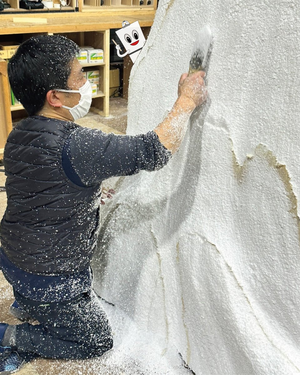 kanai_kanapa's tweet photo. 切り出しにスチロールを盛り付けて立体にしてるぱぁ。
削り出して形を整えてるぱぁ。

#金井大道具 #大道具 #スチロール #造形 #歌舞伎 https://t.co/O7dyRrQt3v