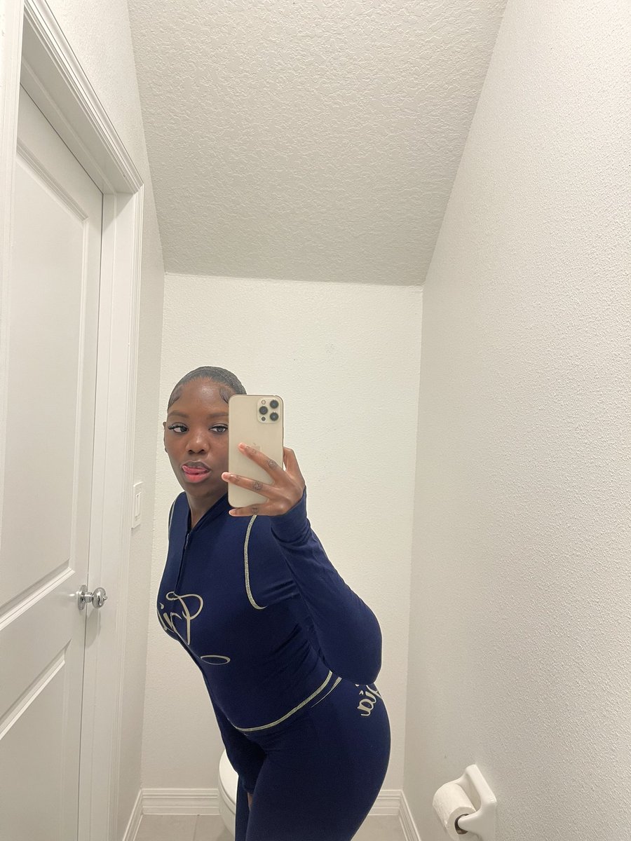 DimeTheRealist1's tweet photo. Bad b!tch no mileage 😻 https://t.co/BCWz8AUI1i
