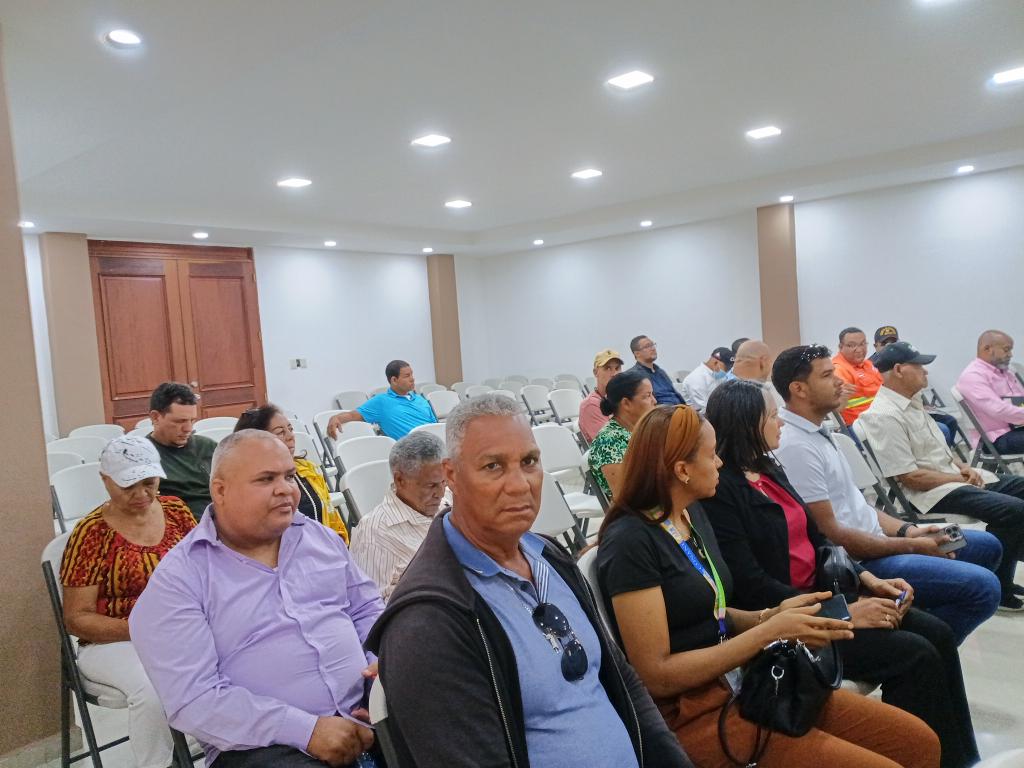 JesusPrimitivo2's tweet photo. señores .Hoy importantes Encuentro Con la Vice.ministro de interior y Policía inG.Angela Jaquez y Honorables .Gobernadora civil .Lic Adela T Gil de Rosario y DR Eberto Núñez Alcalde de Bonao .y Autoridades civiles y militares y Dirigentes comunitarios y la prensa . https://t.co/tRMF1lGfRx
