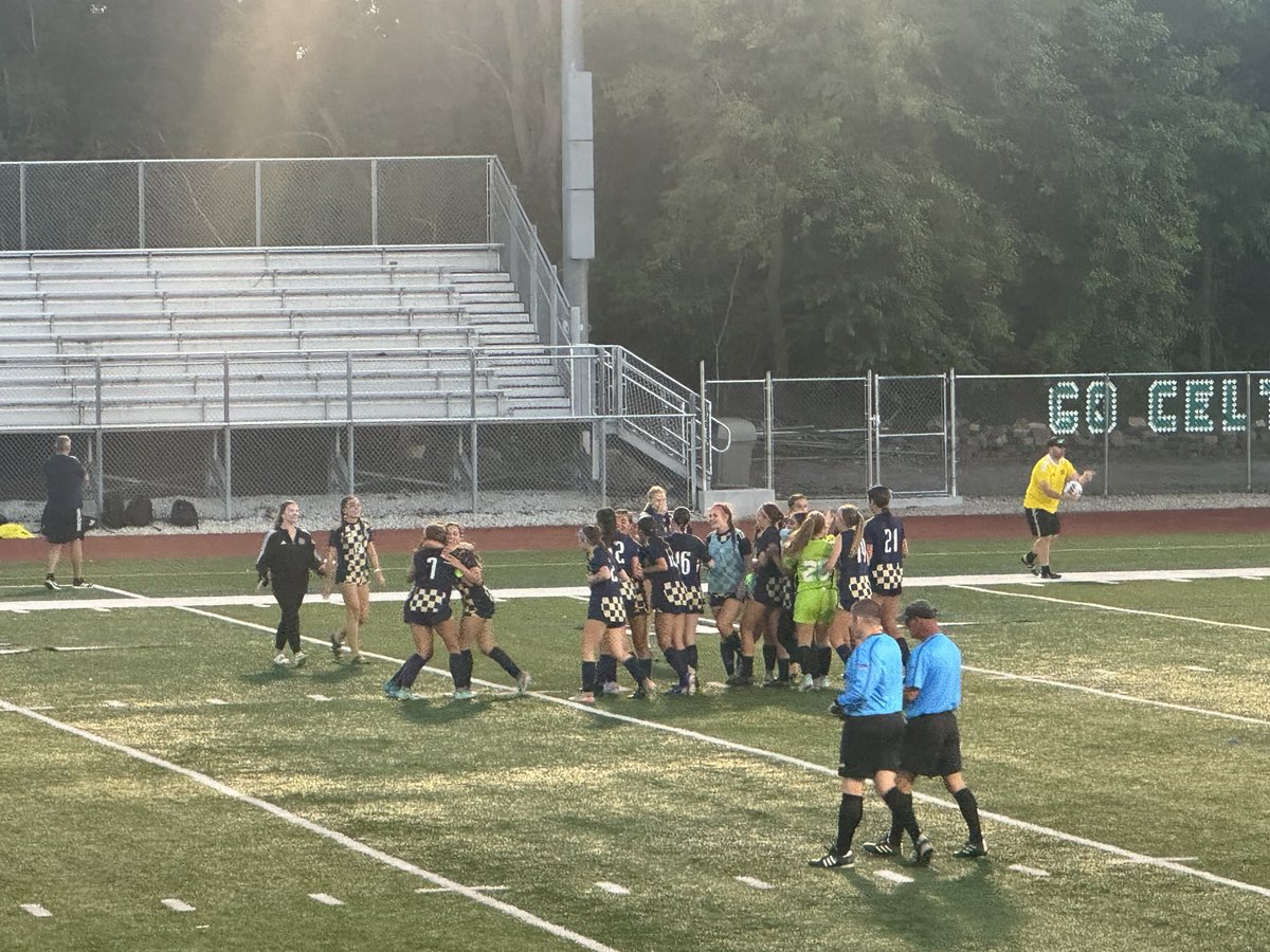 LHS210principal's tweet photo. Congratulations @lemontsoccer on your victory over Mother McAuley tonight. Good luck at the Sectional Final on Friday! #GoLemont #WeAreLemont @LHS210Athletics https://t.co/jHLrikUys5
