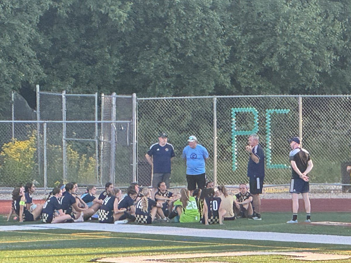 LHS210principal's tweet photo. Congratulations @lemontsoccer on your victory over Mother McAuley tonight. Good luck at the Sectional Final on Friday! #GoLemont #WeAreLemont @LHS210Athletics https://t.co/jHLrikUys5