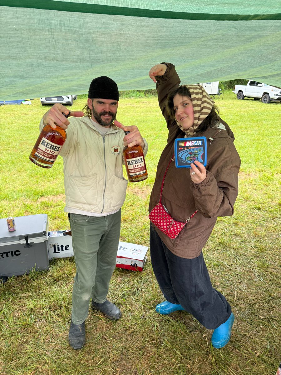 wildcherryhan's tweet photo. it’s crazy that my friends have such a good party 1 weekend a year that it’s all me or anyone else can talk about until it’s time for the next one 🐽 happy hog roast https://t.co/YP9wAM5od7