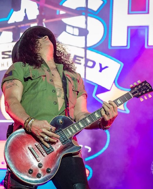 slashworldarg's tweet photo. Slash en vivo en Hellfest Open Air, Clisson, Francia 🇫🇷, 23 de junio de 2019. Gira ‘Living The Dream’.

Foto credito: Chris Bubinas.  

🤘🎩🌎

#slash #gibsonlespaul #slashlive https://t.co/4uiUncjBgN