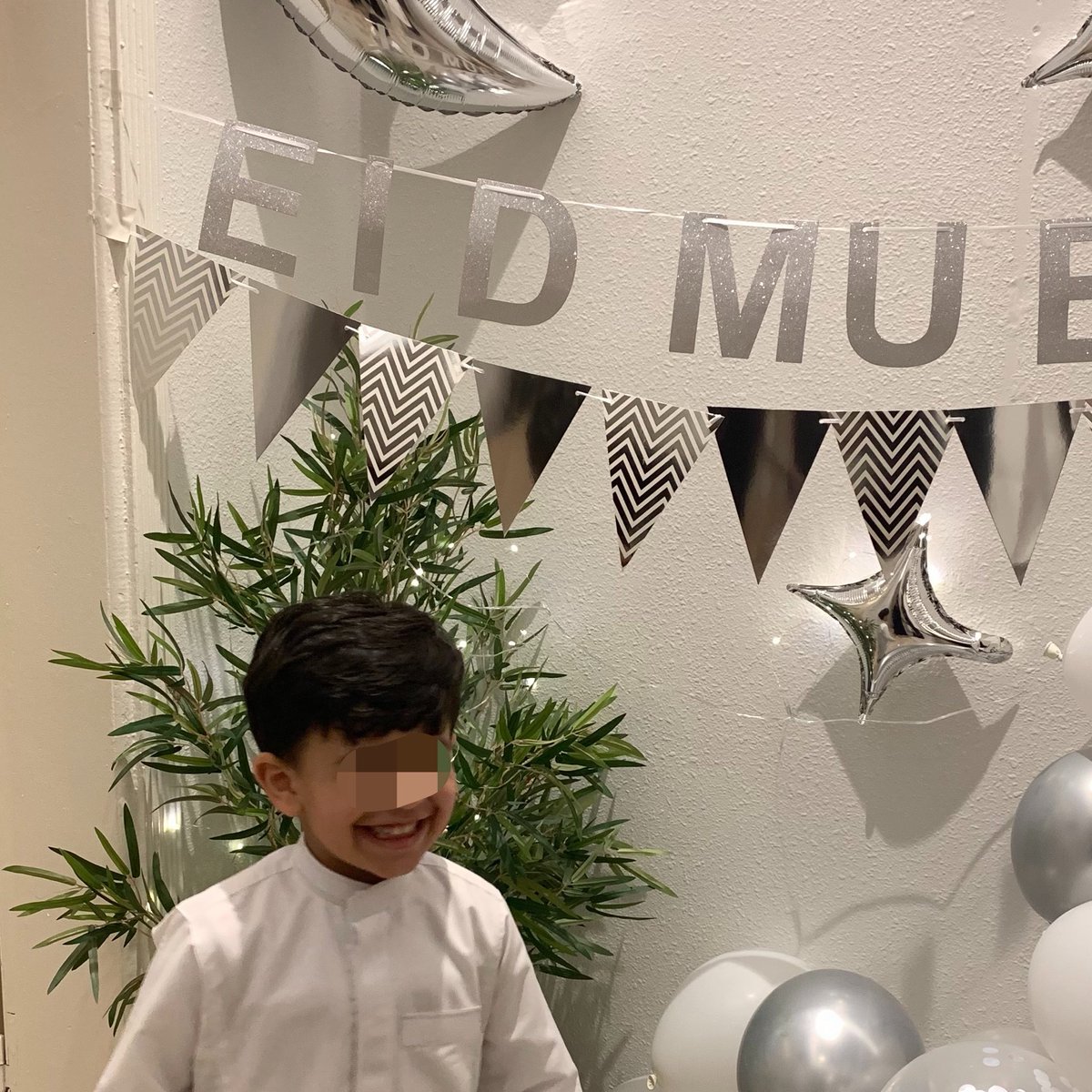 LsoQun's tweet photo. "تتعدَّد مناسبات الفرح، وتتنوَّع مشارب السرور، وتتنافس موائدها، ويبقى العيد أسماها مقصدًا، وأبهاها منظرًا، وأشملها فرحًا، وأوسعها احتفالًا"
🤍💓🌺🎉
كل عـام وأنتم بخير https://t.co/qeY4oCEUC6