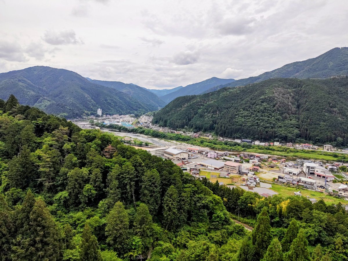 zc33s_konezumi's tweet photo. 下呂温泉からおはようございます😊
41号線を北上しながら岐阜の国道ステッカー4枚GETし、
左回りで3枚回収しようと思ってたのに、まさかの欠品中…🥹
ダメ元で行ってみるか！👍
#国道ステッカー #美濃白川 #JA愛知西 #R257 #R452 #R155 https://t.co/5QFq8XX2Vi