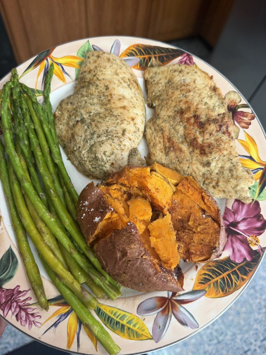 msscmoe's tweet photo. O want me to take this cooking shit serious 😂 https://t.co/Th6oMM1xHj